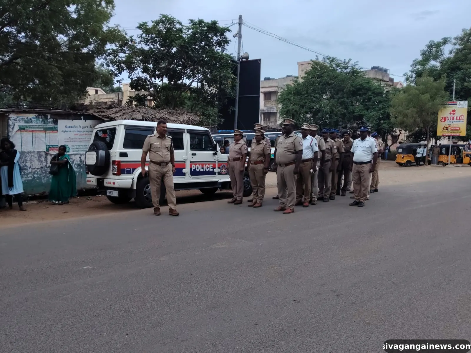 தேவகோட்டையில் டிஎஸ்பி தலைமையில் ரோந்து பணி