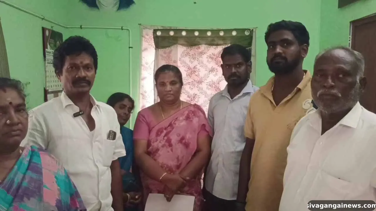 பள்ளத்தூர் வாரச்சந்தையை வியாபாரிகளுக்கு உடனே வழங்கக் கோரி பேரூராட்சி கவுன்சிலர்கள் உள்ளிருப்பு