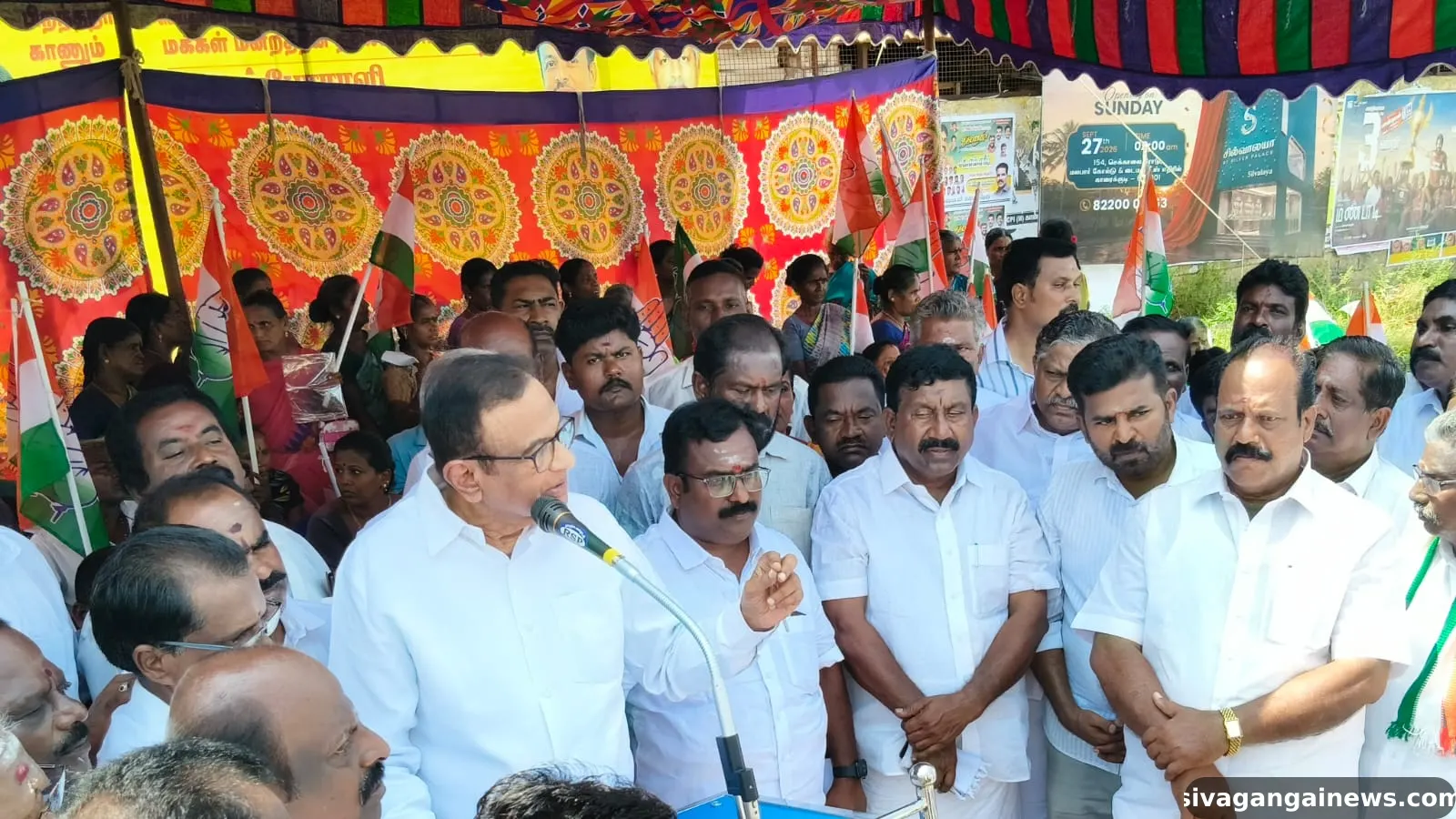 தலைமை தேர்தல் ஆணையர் பதவி நீக்க வலியுறுத்தி காரைக்குடியில் காங்கிரஸ் கட்சியினர் ஆர்ப்பாட்டம்